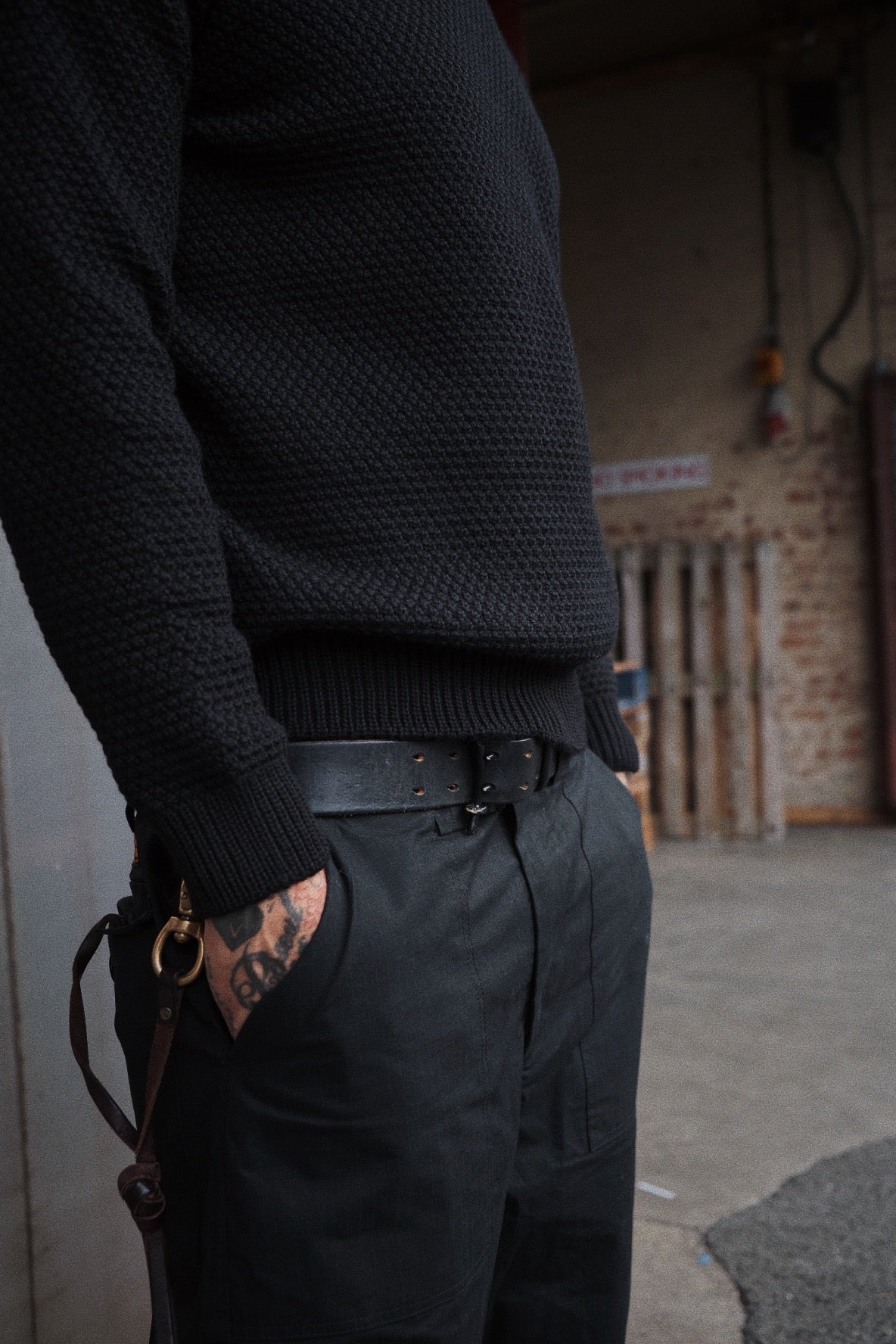 Assault Sweater - SLIM ARM - Black