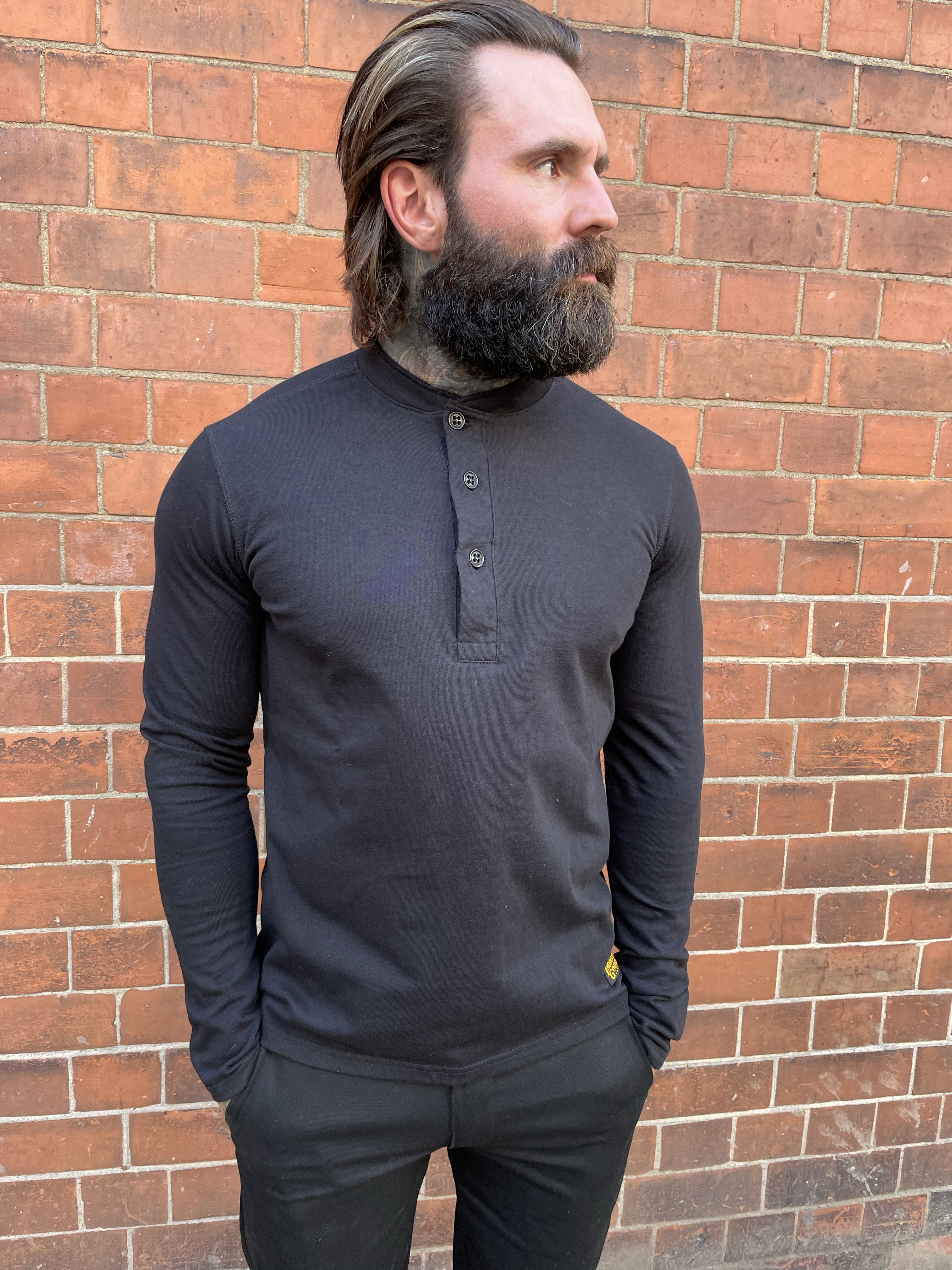 Henley - Black
