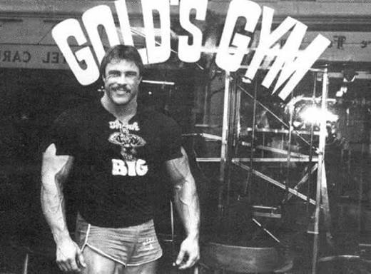 THE RAW TEE - From the golden age of bodybuilding to everyday clothing