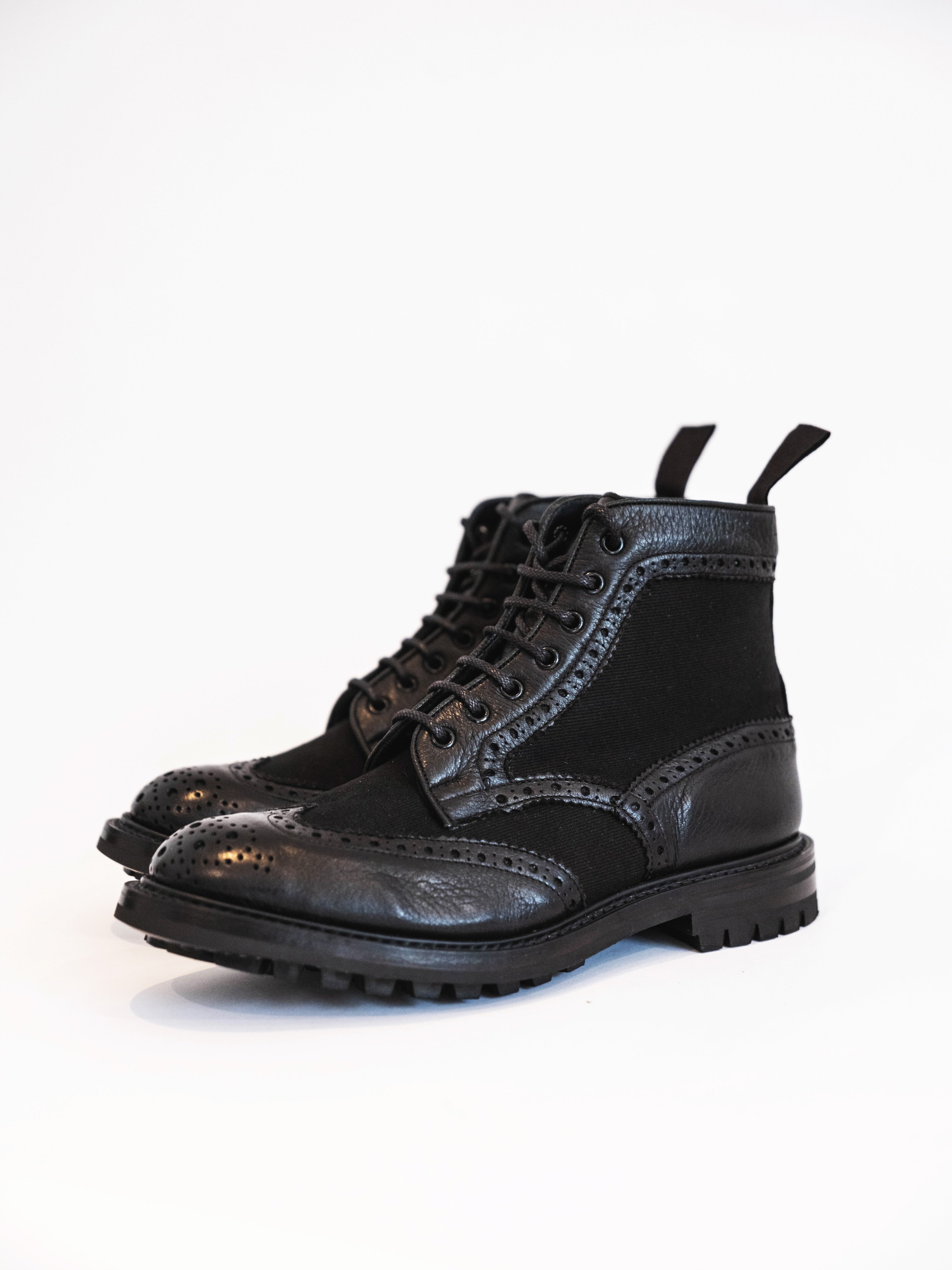 靴 Tricker's Mens Two Tone Derby Brogue UK8 Tricker's Two Tone Brogue in Black | Tricker's x Indigo and Goods