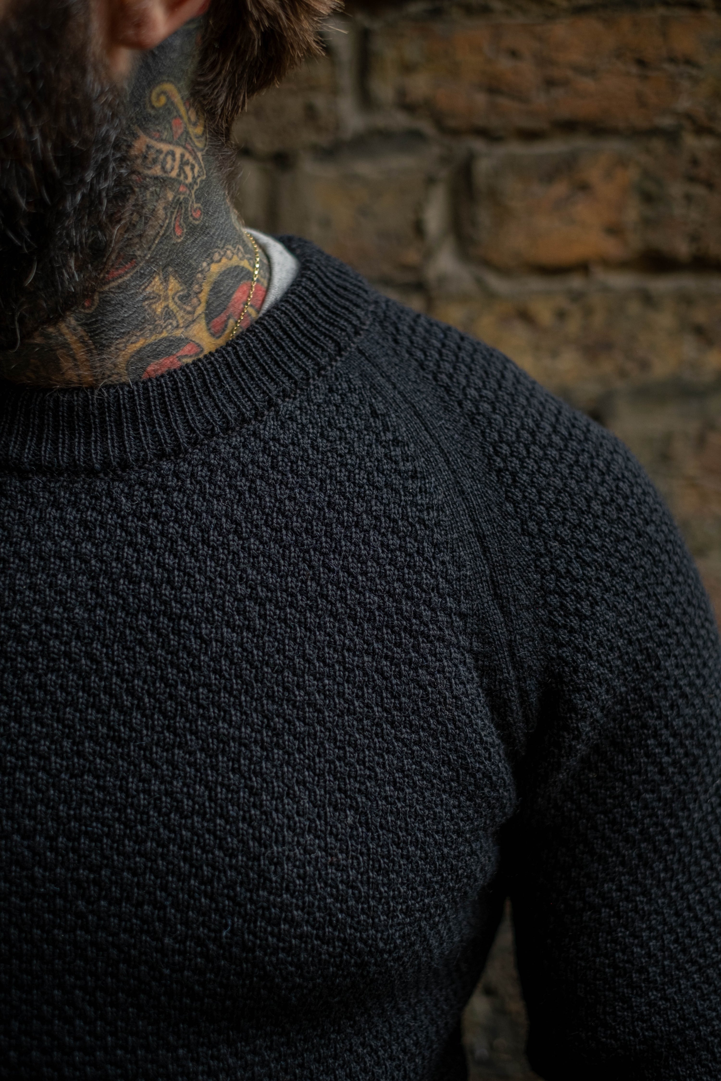 Assault Sweater - CONTOUR FIT - Black