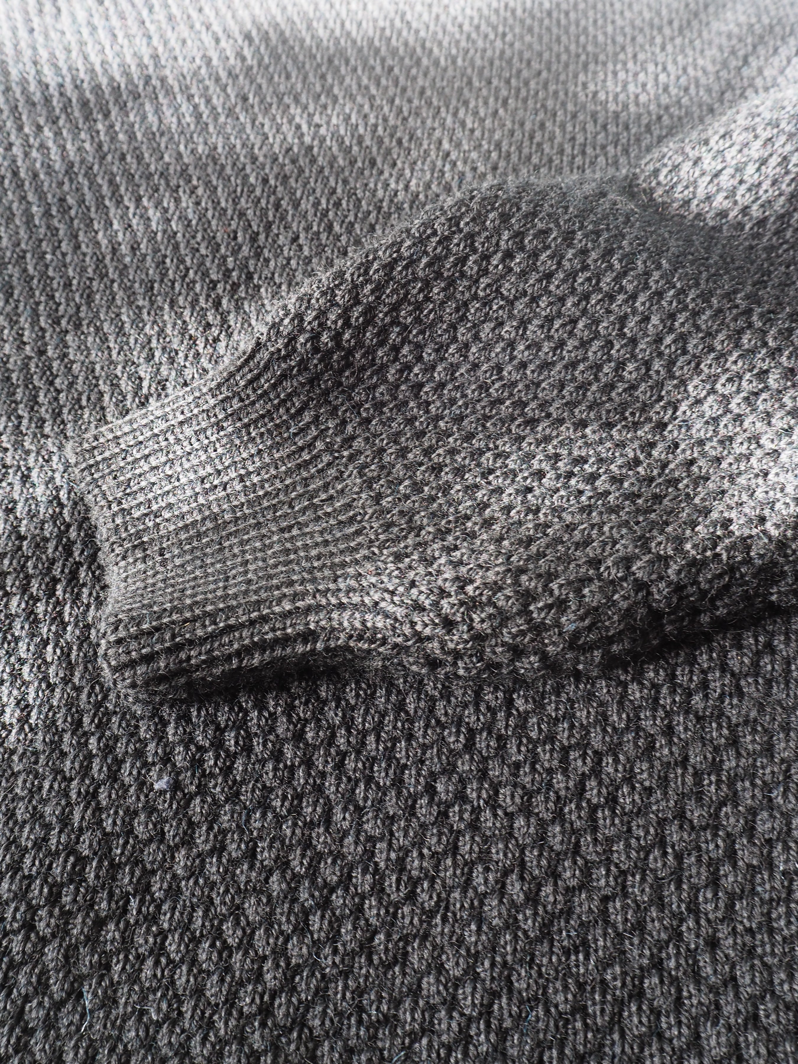 Assault Sweater - CONTOUR FIT - Black